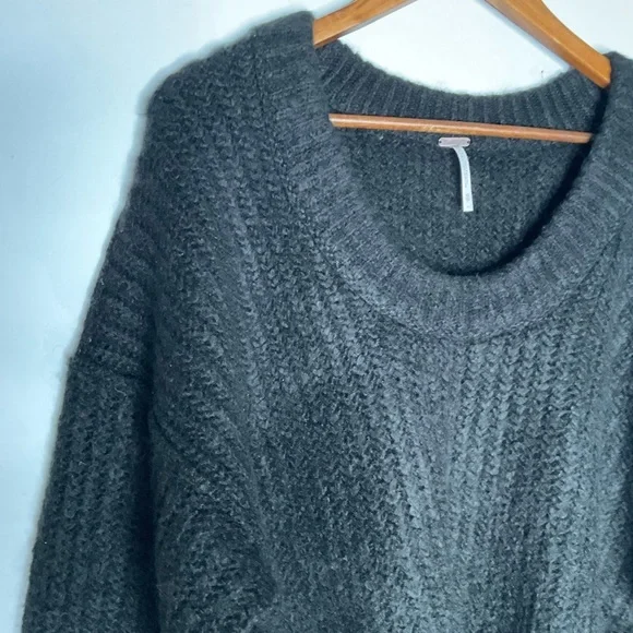 NWT Free People Black Thick Knit Crewneck Sweater - Picture 6 of 10
